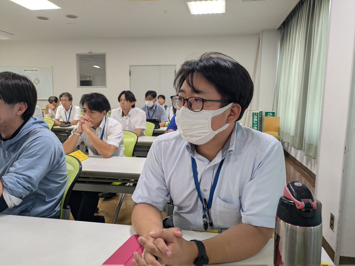 hanyu_mo's tweet photo. ★社内研修会！！★
皆様、こんにつは❤️❤️
本日は午後から社内の研修会を行っております！😄
内容としては、外国人の方の教習の現状や、ATの準中型や中型に関する教習方法等についてです！😄
皆様には大変ご迷惑をおかけしておりますが、教習に間違いがないよう、頑張って覚えます！！😅😅 https://t.co/AzWosDMtly