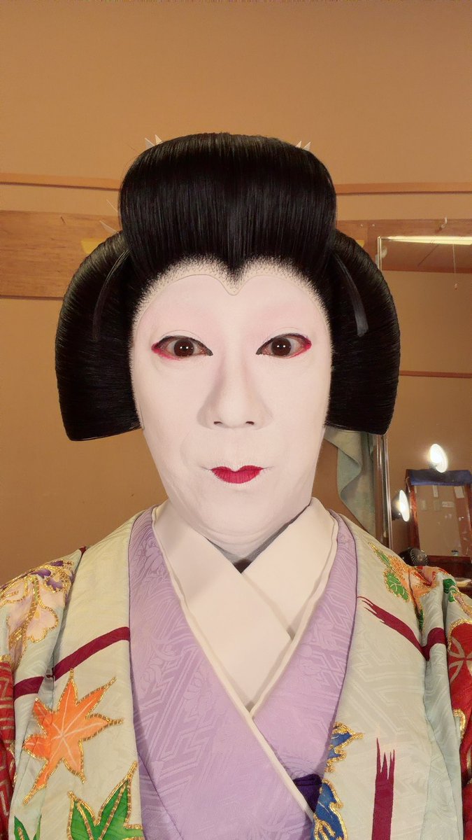 sonosuke3rd's tweet photo. 歌舞伎座は本日中日！

お古宇さんは何回目になるんだろうか…(⌒-⌒; ) https://t.co/SwEiAxlkYH