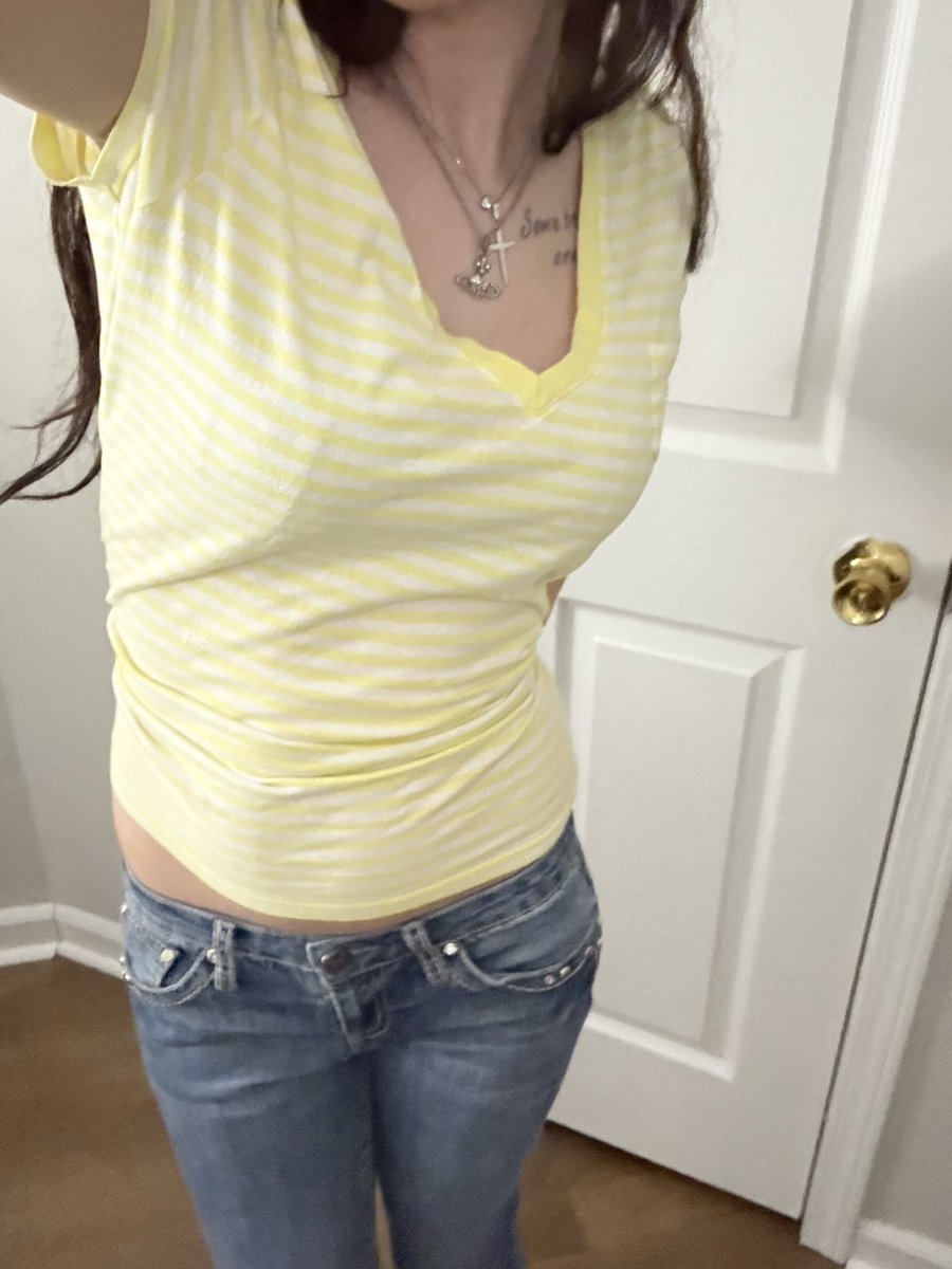 Sematarae's tweet photo. quick ootd cause i haven't done one in a while https://t.co/TW0ZRnbyUj