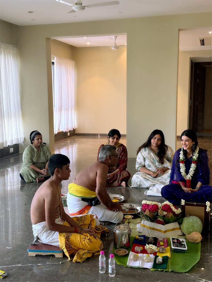 Tamil_Trends_'s tweet photo. சென்னையில் ஸ்ருதி ஹாசனின் புதுமனை புகுவிழா பூஜை!
#ShruthiHaasan https://t.co/gD6IrejCwK