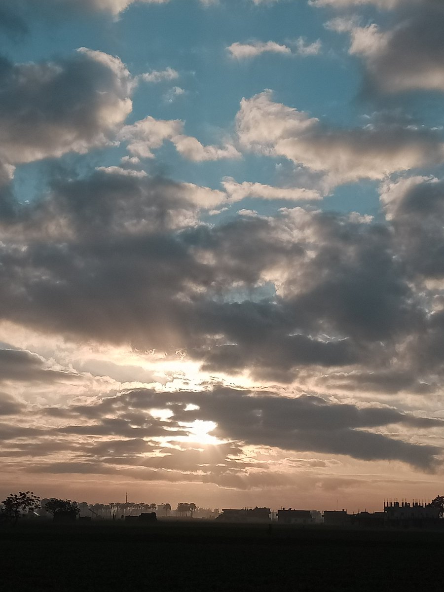 arpi_el's tweet photo. اسعد الله صباحكم جميعا بالخير 🤲💐🤲 https://t.co/TNnnlKJl7n