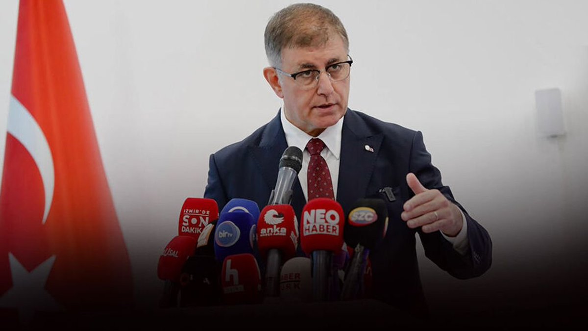 izmir's tweet photo. CHP'den butlan yönetimine tepki için istifa eden izBB Başkanı Cemil Tugay, meclis toplantısında konuştu: 
“Bağımsız kalmam. Hepimizin siyasi görüşleri var, doğru bildiği şeyler var. Hepimiz devletimize ve milletimize bağımlıyız. Bize bu yetkiyi veren insanlara bağımlıyız” https://t.co/an3l6yvhDO