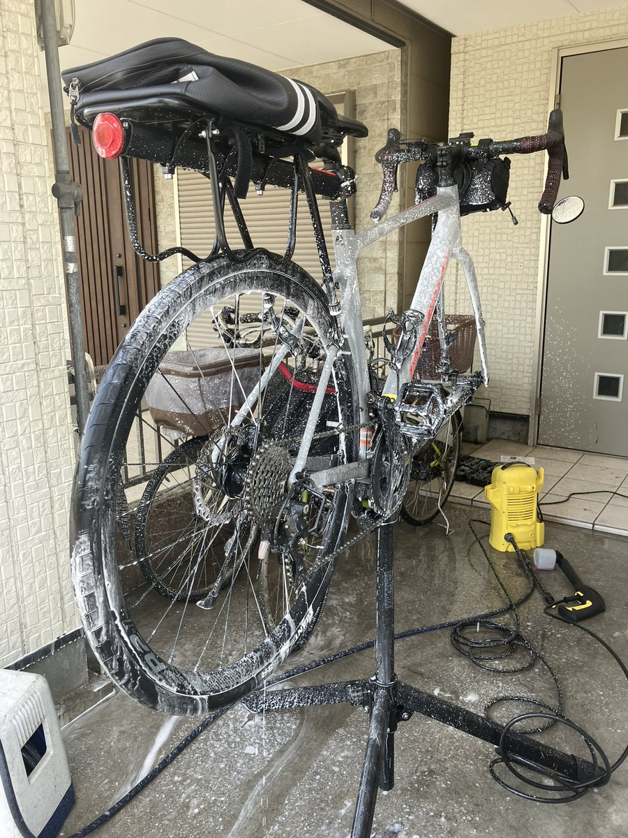 ARC_160's tweet photo. 洗車してもらった挙句、メモリまで貰っててやばい https://t.co/klZX6G3o1k