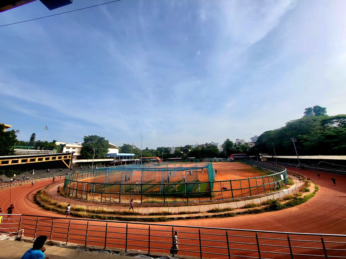 Runningrathod26's tweet photo. 10×800M intervals with 90sec rest fo4 the day
Started few reps conservative and pushed after 5th set
Happy with the outcome
#Joyofrunning #KeepShowingUp #dreambig #intervals #Happiness https://t.co/pIUj2FnDmI