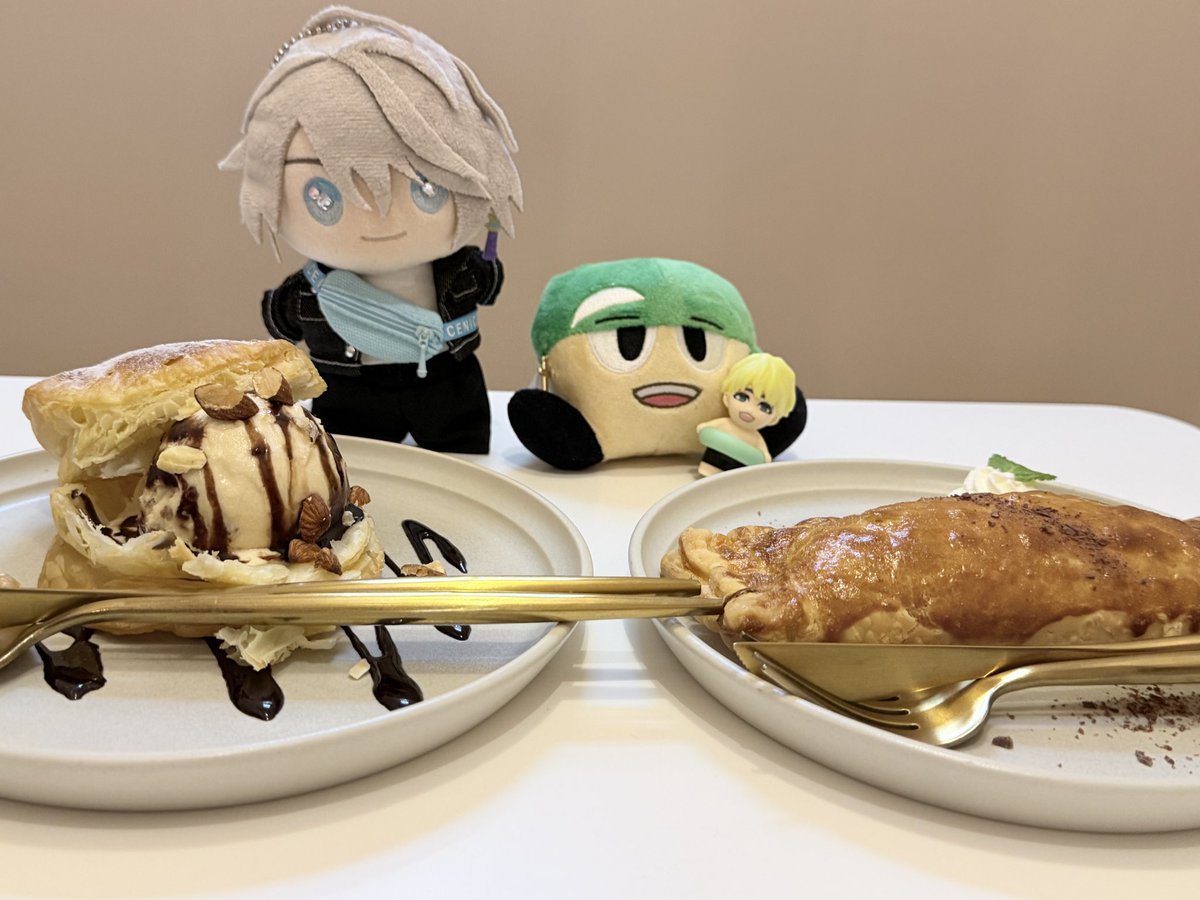 mtgn1904's tweet photo. 最近のお出掛け。
ぽちゃっこカフェとかえでちゃんとカフェ。

このサイズのアクスタ使い勝手がいい☺︎ https://t.co/vpFKMe00Lw