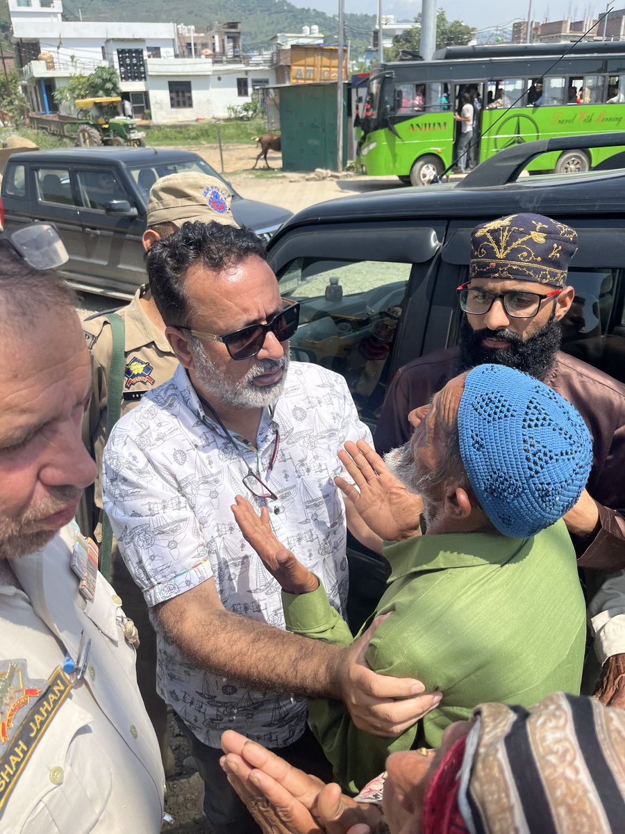 chzulfkarali's tweet photo. Met with the family of the late Mohd. Yaqoob of Gundi Badhal, who tragically lost his life under mysterious circumstances in Darhal, Rajouri, recently.

I urged @jkpoliceRajouri to conduct a thorough, fair, and impartial investigation into the incident and to ensure that those responsible are identified and brought to justice at the earliest. The bereaved family deserves truth, justice, and accountability.