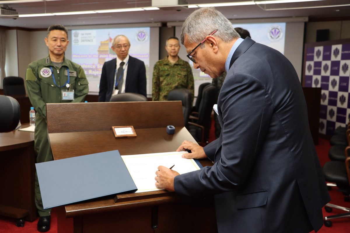 7月13日、防衛省を訪問中のシン インド国防次官が統合作戦司令部を来訪 
