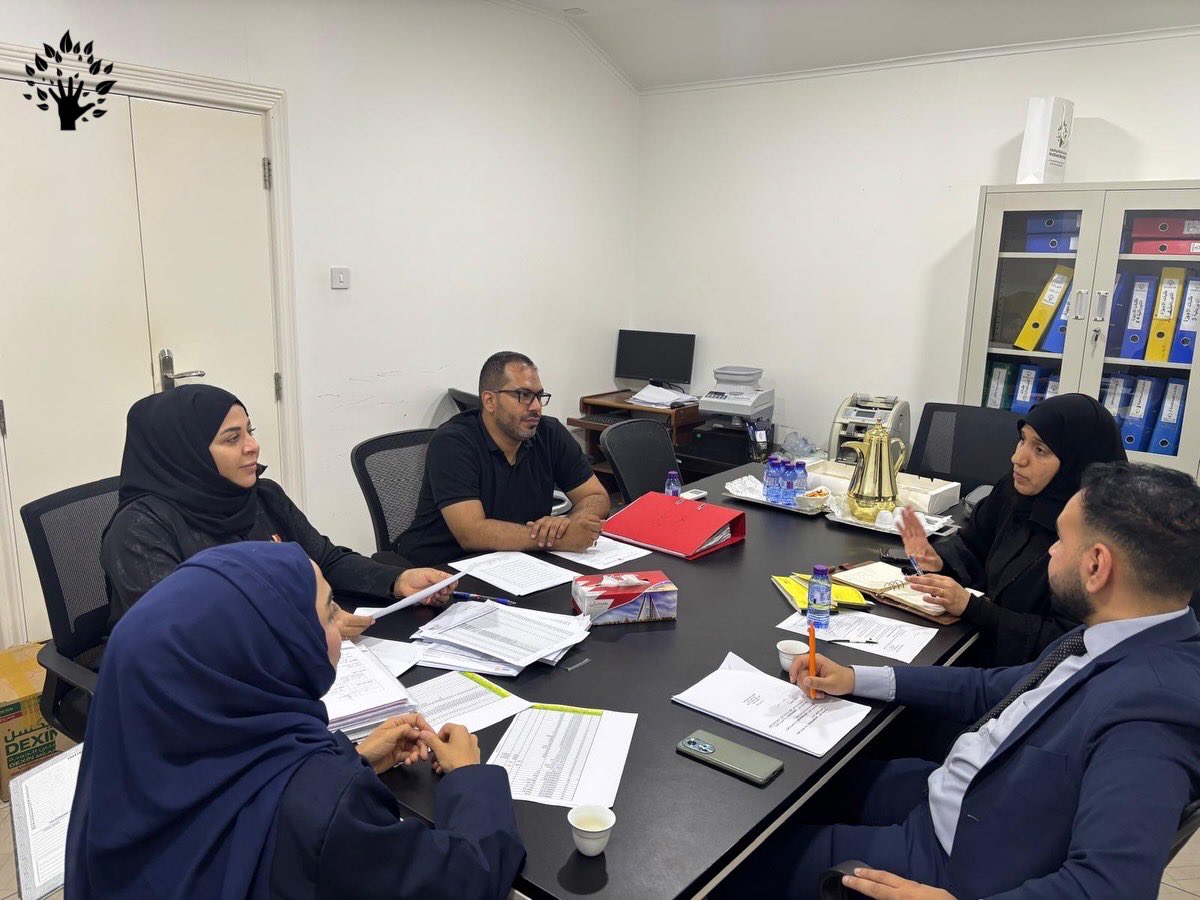TreeOfLifeBH's tweet photo. استقبلت جمعية شجرة الحياة الخيرية الاجتماعية وفدًا من وزارة التنمية الاجتماعية، يوم الاثنين الموافق 13 يوليو 2026، وذلك في إطار الزيارة الهادفة إلى استعراض الأداء المؤسسي للجمعية والاطلاع على الجوانب الإدارية والمالية، بما يعزز مبادئ الحوكمة والشفافية، ويسهم في تطوير الأداء https://t.co/b38roORSoj