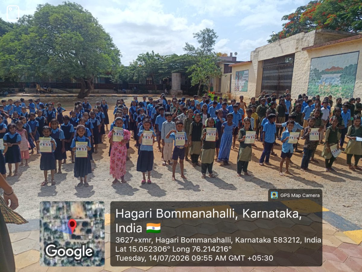 TMCHBH's tweet photo. ಹಗರಿಬೊಮ್ಮನಹಳ್ಳಿ ಪುರಸಭೆಯ ರಾಮನಗರ ಸರ್ಕಾರಿ  ಶಾಲೆಗೆ ತೆರಳಿ  ವಿದ್ಯಾರ್ಥಿಗಳಿಗೆ   ಘನ ತ್ಯಾಜ್ಯ ವಸ್ತು  ನಿರ್ವಹಣೆ ನಿಯಮಗಳ-2026ರ ಕುರಿತು ಮಾಹಿತಿ ನೀಡಿ ತ್ಯಾಜ್ಯವನ್ನು ಮೂಲದಲ್ಲಿಯೇ 4 ವಿಧವಾಗಿ ವಿಂಗಡಣೆ ಮಾಡುವಂತೆ  ಶಾಲಾ ವಿದ್ಯಾರ್ಥಿಗಳು ಶಿಕ್ಷಕರು ಮತ್ತು ಮುಖ್ಯ ಗುರುಗಳಿಗೆ ತಿಳಿಸಲಾಯಿತು @karnataka_dma @SwachhBharatGov https://t.co/LN78RwLfkW