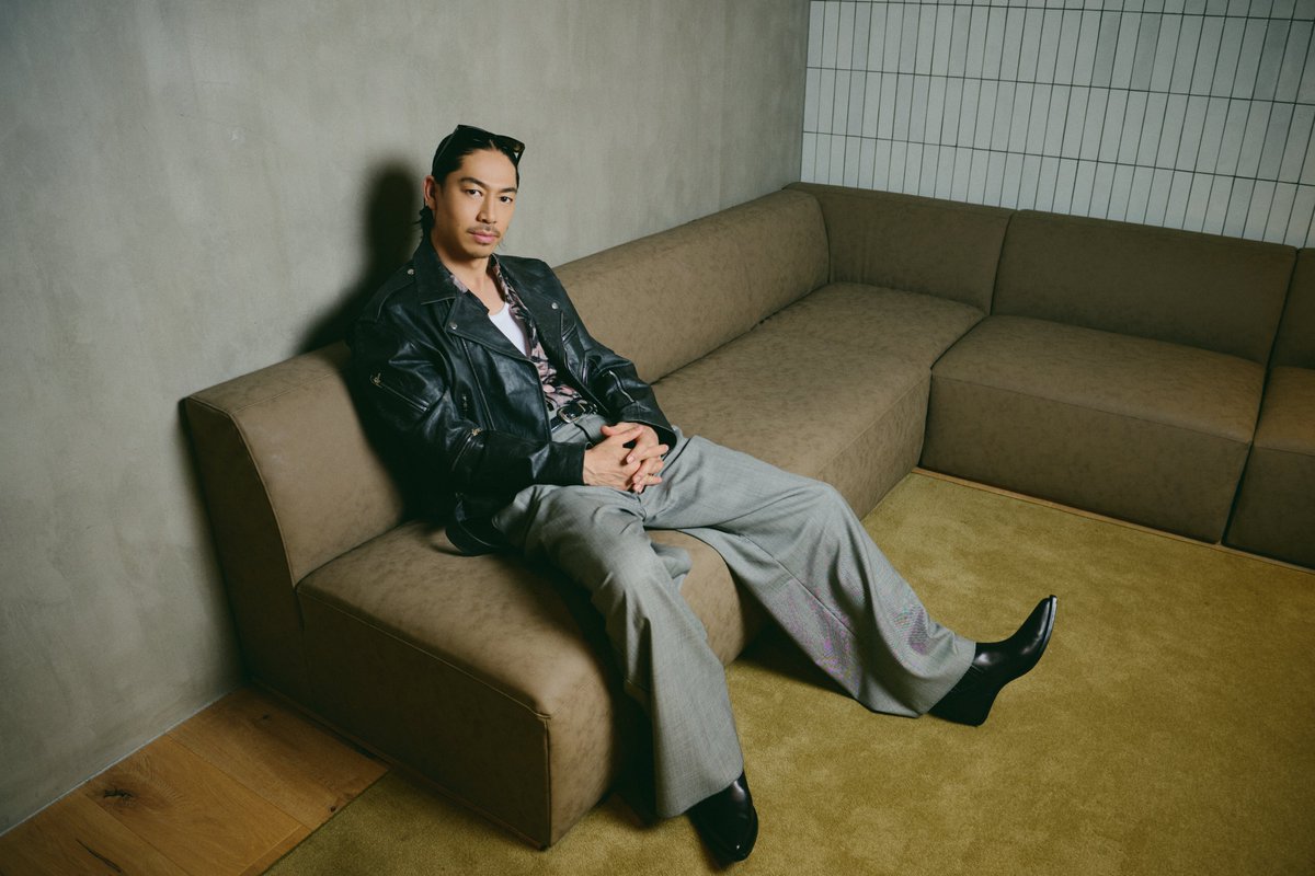 encountofficial's tweet photo. 【  #ENCOUNT 𝙸𝚗𝚝𝚎𝚛𝚟𝚒𝚎𝚠 𓂃👑˖⊹ 】

EXILE AKIRAが中国で受けた衝撃「打ちのめされた」　
異国の地で得た教訓、新たな挑戦

■https://t.co/ELnerNDVQo

#EXILE #AKIRA @EXILE_AKIRA_LDH https://t.co/CsBwvOm14n