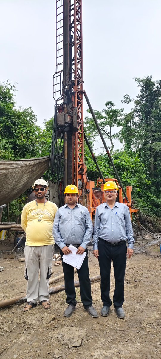 cmpdil's tweet photo. RD, RI-II, Dhanbad reviews Exploration in South of Damuda Block.

Shri G. S. Ghalot, RD, RI-II, Dhanbad accompanied by HoD(Exploration) RI-II visited the drill site in the South of Damuda Block to review the progress of drilling operations. This outside consultancy project, awarded by M/s Rungta Sons Pvt. Ltd. is being jointly executed by CMPDI and KEMSPL, is expected to contribute to the enhancement of Non-CIL revenue for CMPDI, RI-II.

During the visit, Shri Ghalot interacted with the drilling teams, motivating them to maintain high standards of performance while emphasizing the importance of strict adherence to safety protocols. HoD(Exploration) provided valuable technical guidance to address the geological complexities encountered in the block, ensuring the continued progress of the drilling operations.

@kishanreddybjp @satishdubeyy @CoalMinistry @CoalIndiaHQ