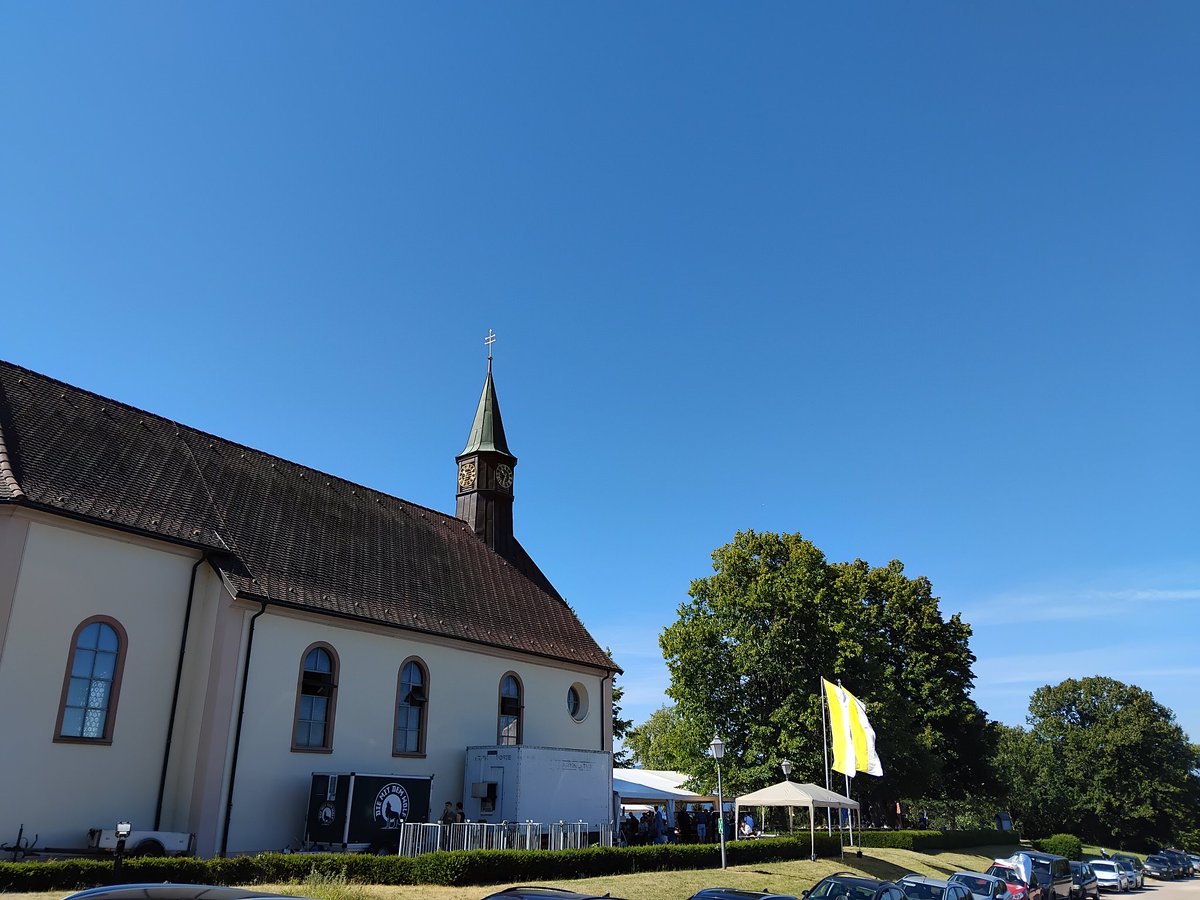 frauhasenklee's tweet photo. Maria Lindenberg, St.Peter im Hochschwarzwald, #Primiz https://t.co/h5vnWEwtSz