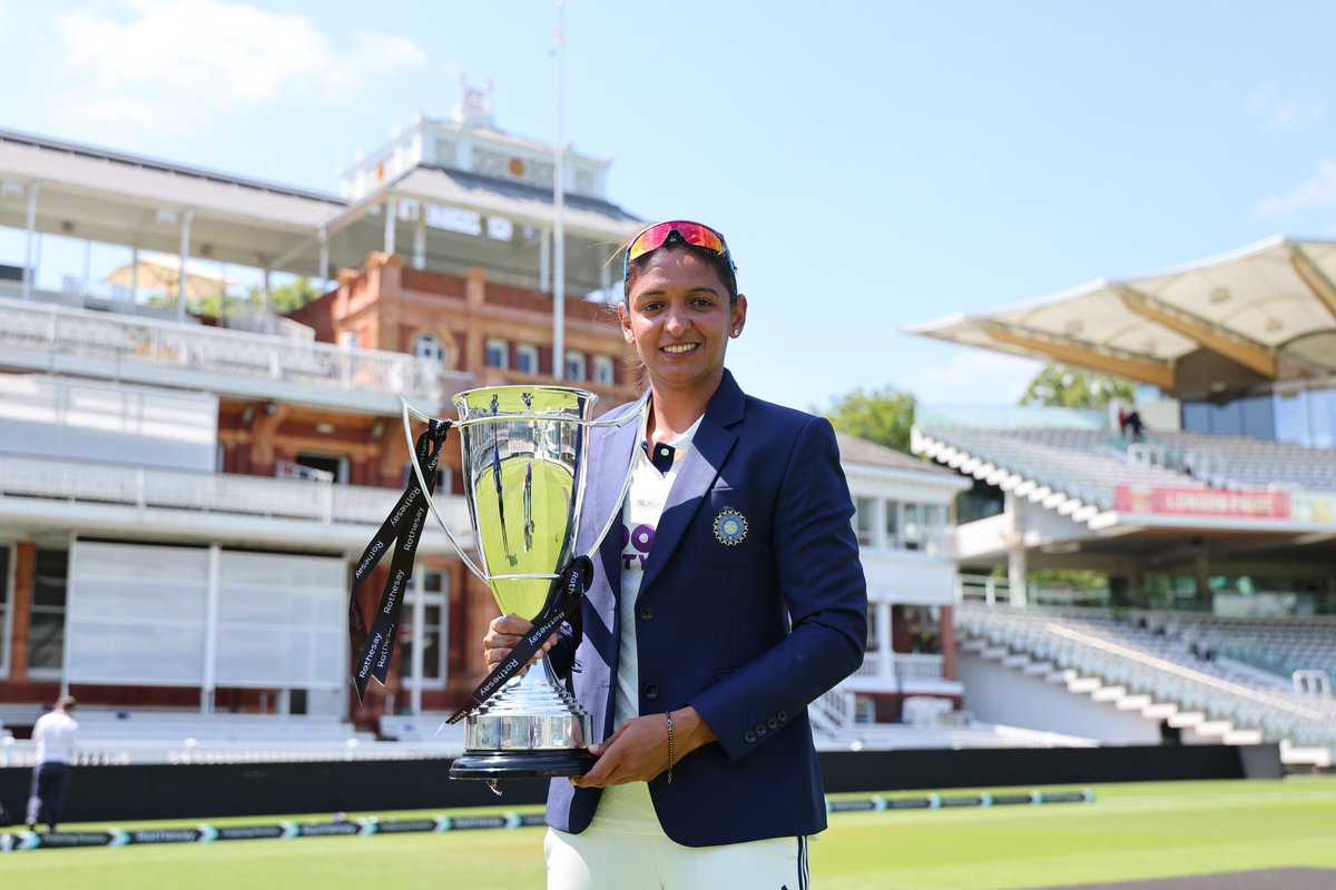 BCCIWomen's tweet photo. 📸 Iconic frames of history at the iconic Lord's 🏆

#TeamIndia | #ENGvIND https://t.co/S6lKlty2v6
