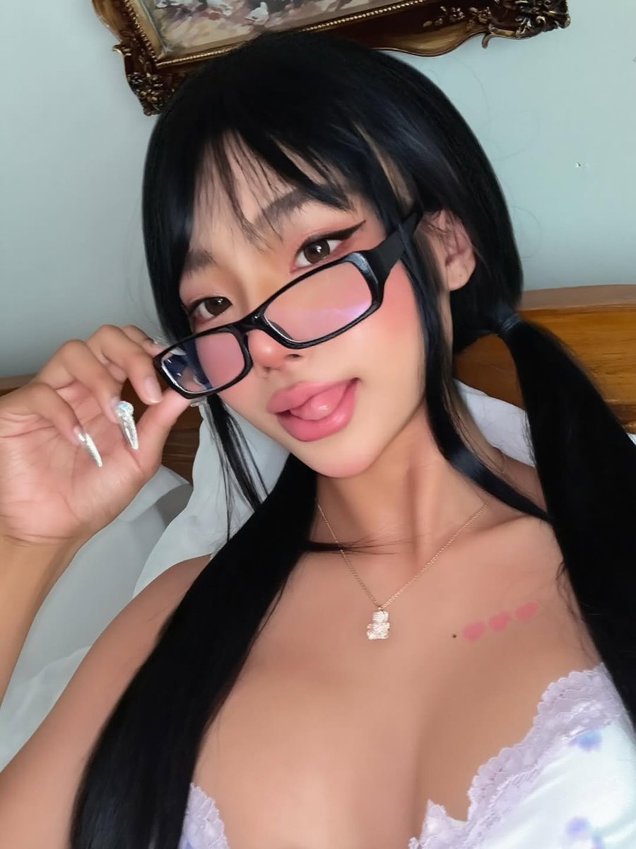 amoriannet's tweet photo. ❤️, selfie time! https://t.co/SeEVMBrnEG