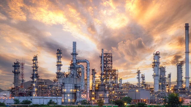 ksestocksdotcom's tweet photo. Rafi Securities on Pakistan #RefinerySector: " The Government wants Pakistan's existing refineries to invest ~US$6bn in deep-conversion upgrades so the country makes its own Euro-V petrol and diesel instead of importing them and in return refineries keep extra "deemed duty" margin on fuel sales in a protected escrow account that pays for up to 27.5% of each upgrade."

#PSX #PAKISTAN