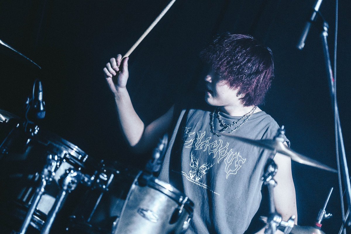 UNVEIL_jpn's tweet photo. 2026/7/6(Mon)

水都音楽祭×アメリカ村DROP pre.
水都音楽祭〜Sweet Music Award 2026〜
-DROP予選-

Photo by @oryuu_h2so4 

#水都音楽祭 #live  #ロックバンド  #インディーズバンド #邦ロック #大阪 https://t.co/hAsEJrNMMf