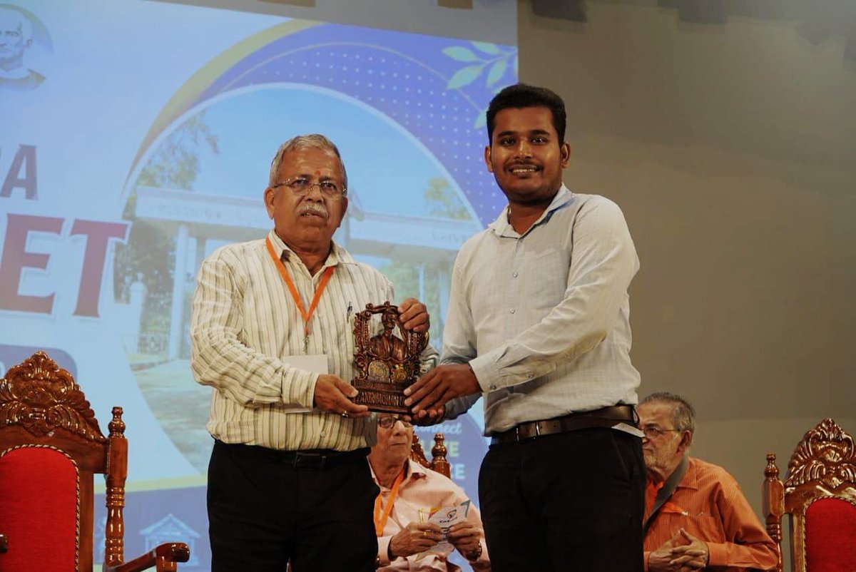 Kdp_Auto_Clg's tweet photo. Girish Kumar Sahoo, Lecturer in Commerce at Kendrapara Autonomous College, was felicitated by the Vice-Chancellor of Fakir Mohan University in recognition of his outstanding achievements as a meritorious alumnus of the university. https://t.co/qEd2w2bj3q