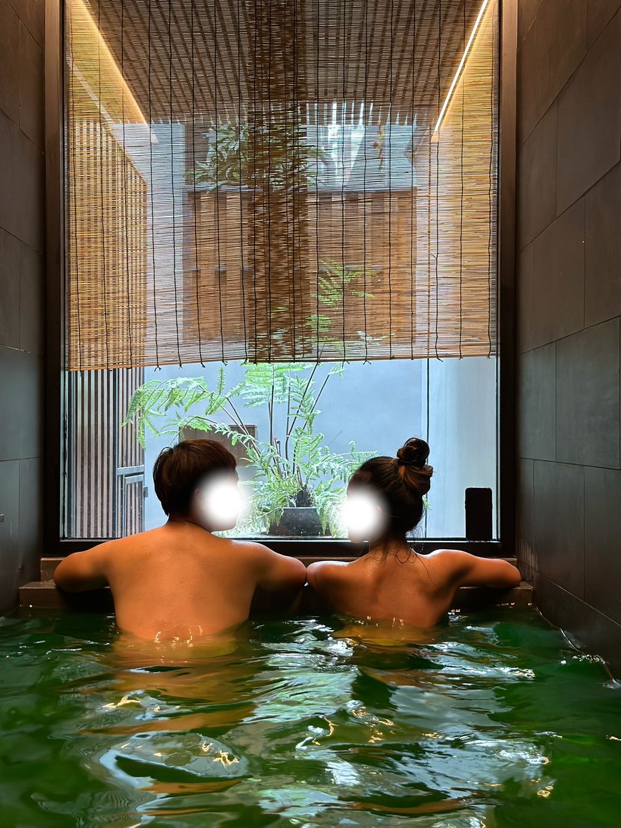 amyyycouplelife's tweet photo. แช่น้ำอุ่นๆ…เดี๋ยวบรรยากาศมันพาไปเอง💦 #คู่แท้ #คู่ไม่แลก #naturist #ออนเซ็น https://t.co/EbP2buc4Re
