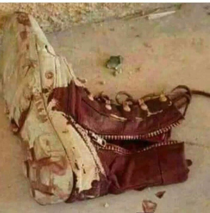 Markhor_101's tweet photo. اس جوتے کے نیچے خاک کے برابر بھی نہیں ہیں 
وہ لوگ جو افواج پاکستان کو گالیاں دیتے ہیں 
افواج پاکستان زندہ باد  🇵🇰💪♥️ https://t.co/zIMS9Go9m0