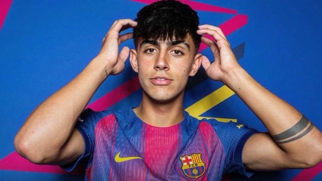 fcbisprime's tweet photo. 🚨 El FC Barcelona considera a Marc Bernal completamente intocable.

Hansi Flick tiene plena confianza en el mediocampista de 19 años, que tiene una cláusula de rescisión de 500 millones de euros y no tiene intención de abandonar el club.

— @mundodeportivo https://t.co/nIM3mdrx7v