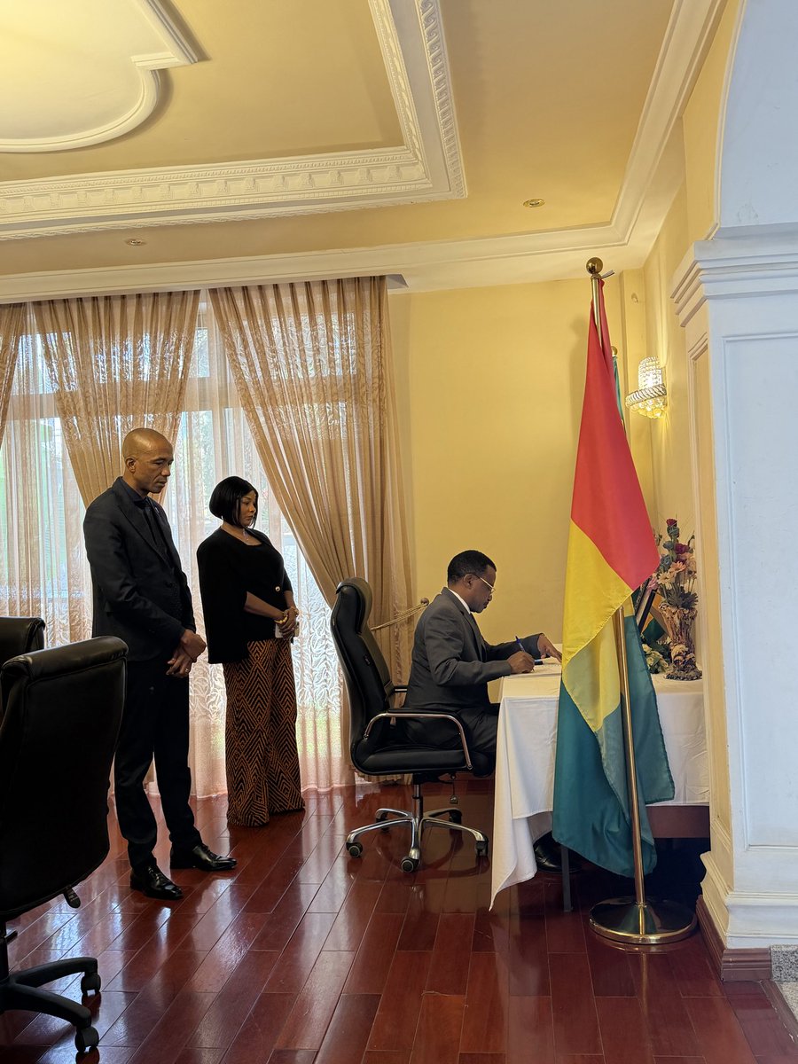 UbaloziAddis's tweet photo. Today, Amb. Innocent Shiyo signed the Book of Condolences at the Embassy of Guinea in 🇪🇹 following the passing of H.E. Hadja Andrée Touré, the nation's founding First Lady.We extend our heartfelt condolences to her family and the people of 🇬🇳. May her soul rest in eternal peace. https://t.co/5ToE5ZI8wj