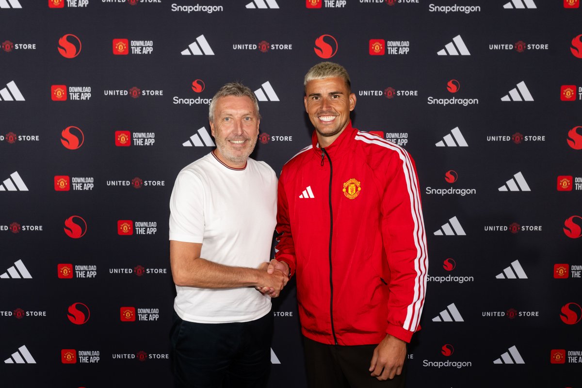 ManUtd's tweet photo. Welcome onboard, @KarlDarlow 🫡 https://t.co/VWvAzRI49d