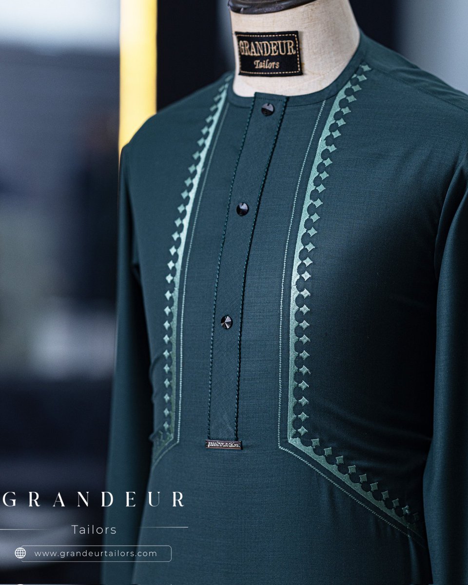 GRANDEURTailors's tweet photo. Some outfits don't demand attention-they earn it.
This deep green kaftan is designed for the gentleman who understands that elegance lives in the details.
#GrandeurTailors #MensStyle #NaijaFashion #LuxuryMenswear
WhatsApp: +2347080250212
https://t.co/fK7qg579E8 https://t.co/iNcjgUyZxI