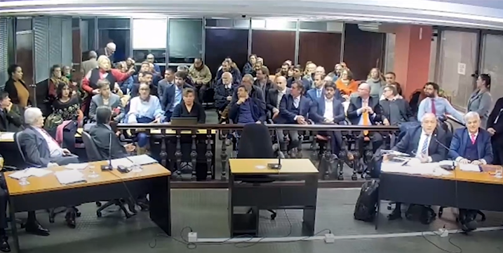 radiobrisasok's tweet photo. Hablamos con el juez federal Alfredo López, sobre los incidentes en el jury.
"Se produjo por la violenta exposición del senador Luis Juez. Ha salido en los medios algo falso. No hubo ningún dicho antisemita. Juez me acusa de discriminador cuando él fue embajador en Ecuador y lo echaron porque dijo que eran mugrientos los ecuatorianos. Es un ser nefasto que no tiene ninguna autoridad moral para acusarme"
#Brisas1Edicion con la conducción de @marinaenrico
@JuezLopezMDP