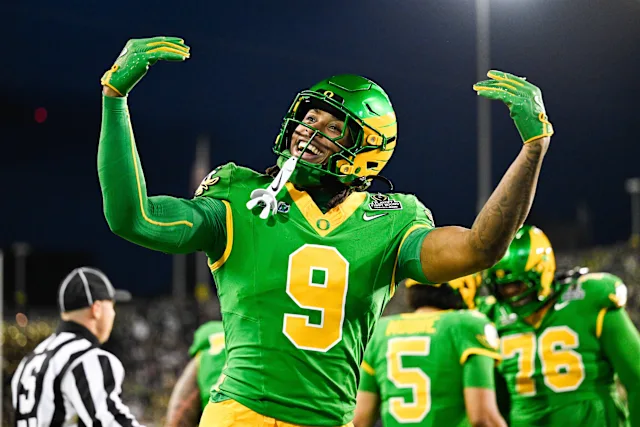 GridironSchol91's tweet photo. 🧵Who are the top tight ends in College Fantasy Football? https://t.co/sNxqzahefN