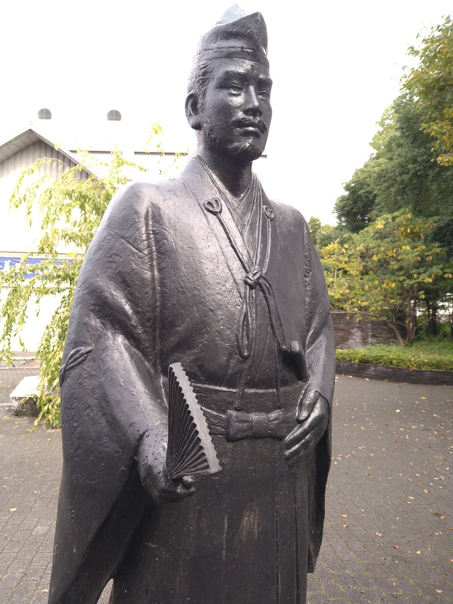 dewanokami1546's tweet photo. 霞城ランド（山形城）は佐和山ランドよりもっとすごい！

駅近！
勿論常に無料！
歴史館まで無料！
山じゃない！平ら！
グリーティングできる最上義光像が2体！！

佐和山よりも

こ　っ　ち　に　お　い　で https://t.co/CHFU7c6AVU
