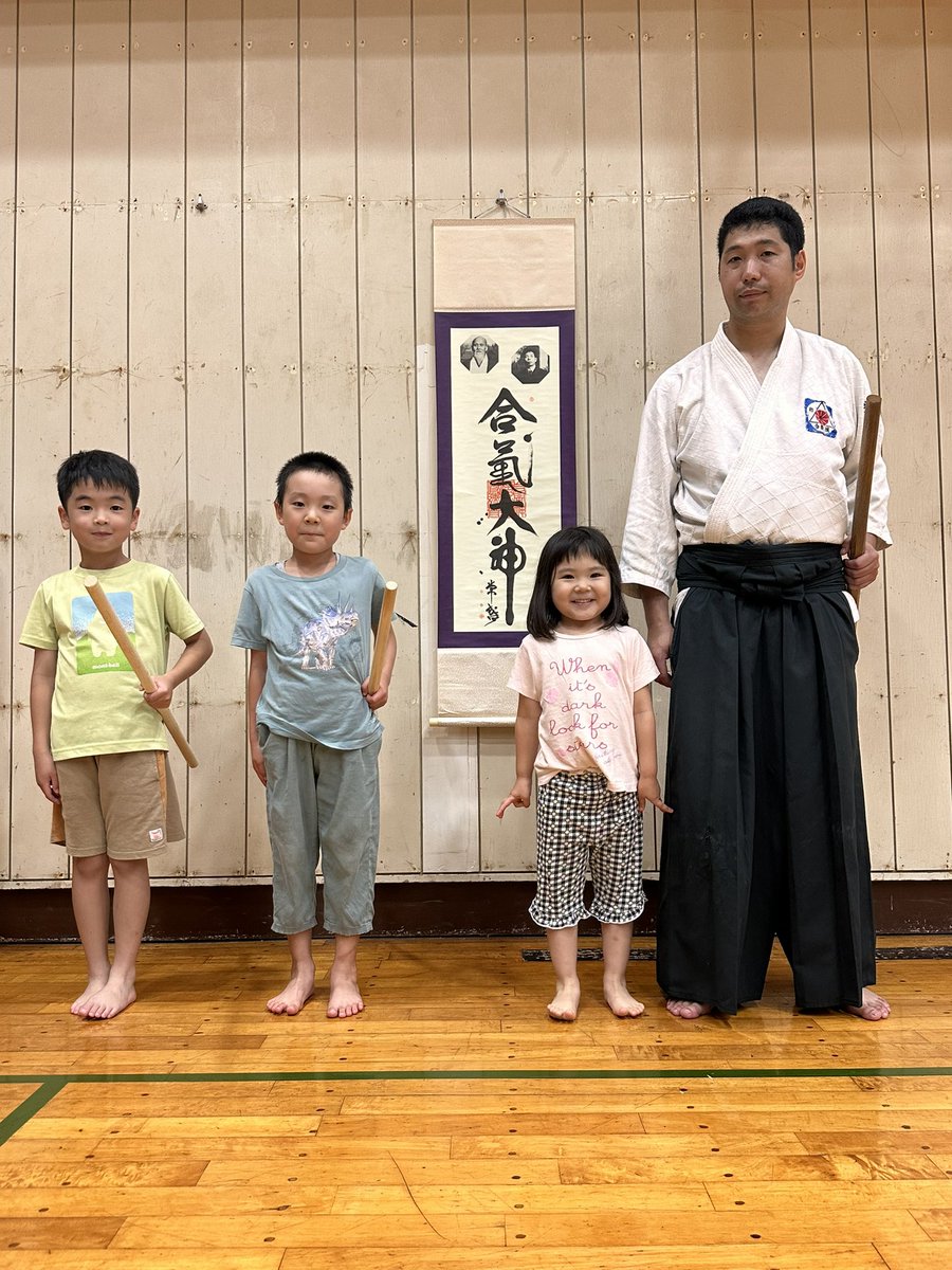 busenkai_jp's tweet photo. 2026/7/14 笄小学校

【剣術】
一-七之素振

#岩間神信合氣修練会
#合気道
#笄小学校 https://t.co/zMjMusH6nx