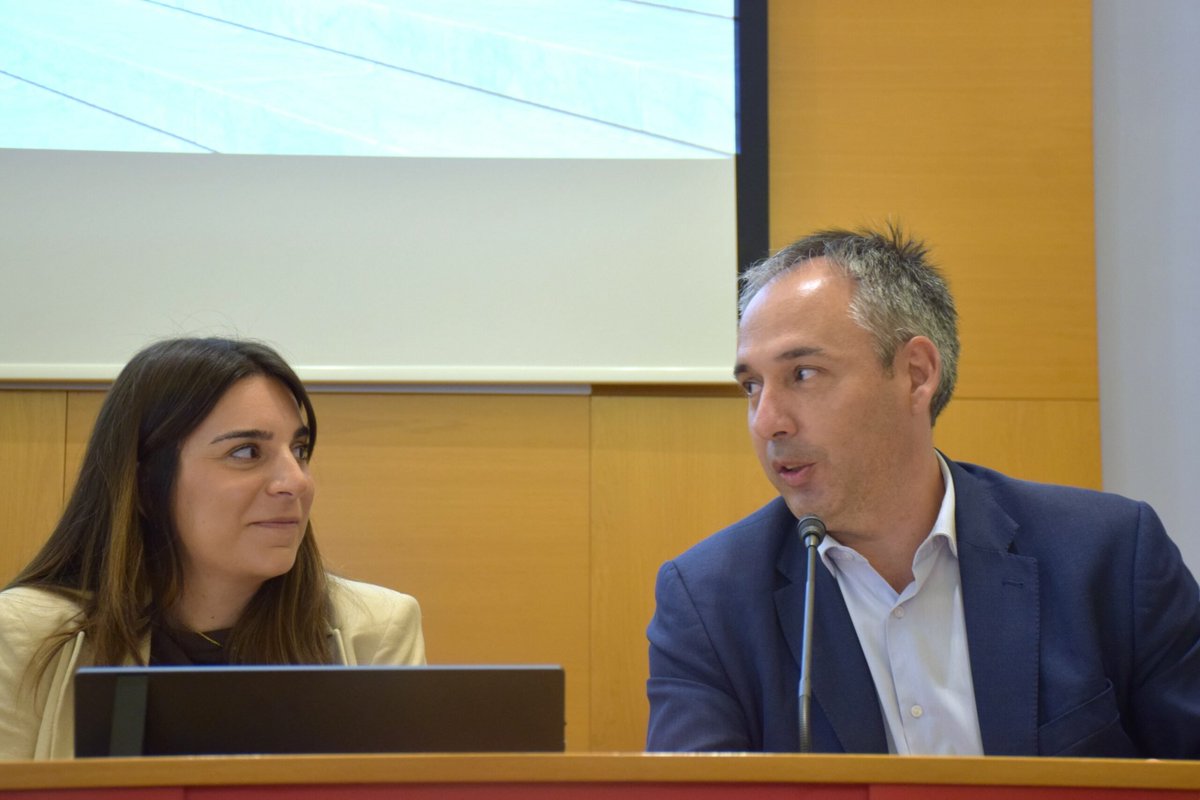 FomentTreball's tweet photo. Foment analitza les noves obligacions empresarials en mobilitat sostenible al treball i les principals novetats jurisprudencials laborals.

✅ La nova jornada de Debats Laborals ha comptat amb el patrocini de @Randstad_es i Cuatrecasas.

Llegeix aquí la notícia: https://t.co/diUbqdCaGZ