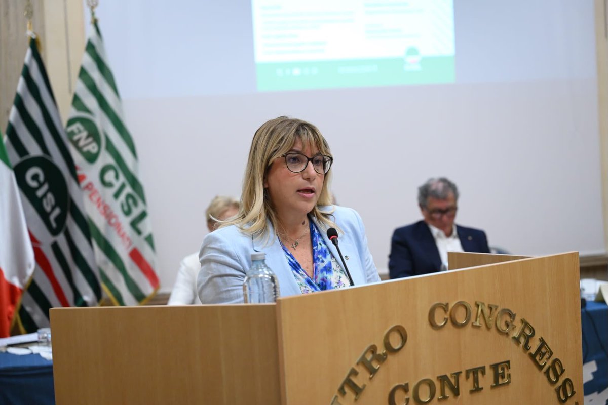 CislNazionale's tweet photo. #DanielaFumarola al Centro Congressi Cavour: «La contrattazione sociale non è una "riserva" sindacale, un capitolo separato del nostro lavoro. Al contrario: è una delle forme più concrete della nostra idea di sindacato confederale. È qui che si vede la differenza tra una rappresentanza lobbistica, e la nostra ambizione al bene comune. Qui si distingue il sindacato ideologico che si limita a protestare da quello che sa leggere la complessità e propone soluzioni integrate che mettono insieme tutte le tessere di uno sviluppo sostenuto e sostenibile, equo e ben distribuito.»
#CISL #ContrattazioneSociale #RapportoContrattazioneSociale2026 @FnpCisl