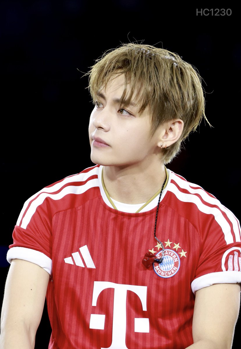 HC1230v's tweet photo. 260712 Munich DAY 2
#V_WORLDTOUR_ARIRANG_MUNICH_D2
#TAEHYUNG #BTSV https://t.co/z8jWCif3MI