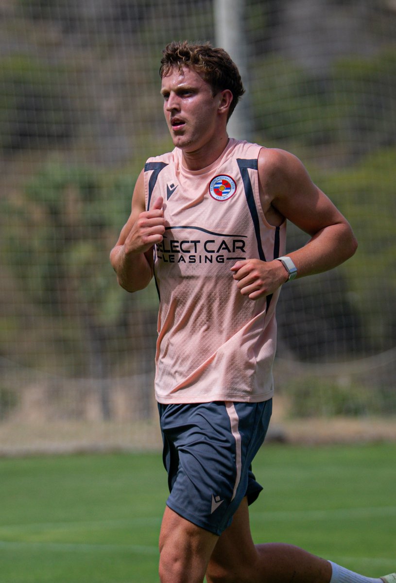 Reading FC tweet media