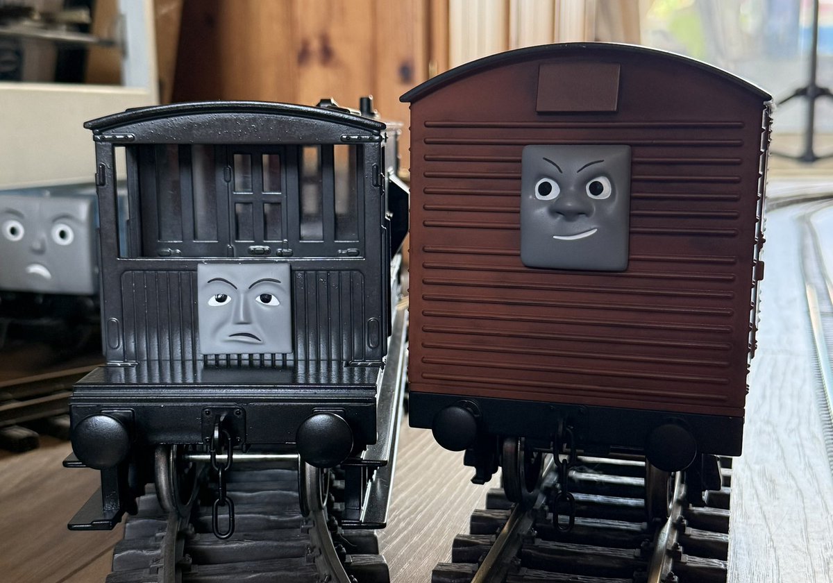 ShadowGWR's tweet photo. The most spiteful van you’ve ever seen, not the most spiteful brake van though, since he is essential…
Faces 3D printed and hand painted by me! #ThomasandFriends #Bachmann #Gscale #TTTE #ModelRailway https://t.co/EStenbfdHL