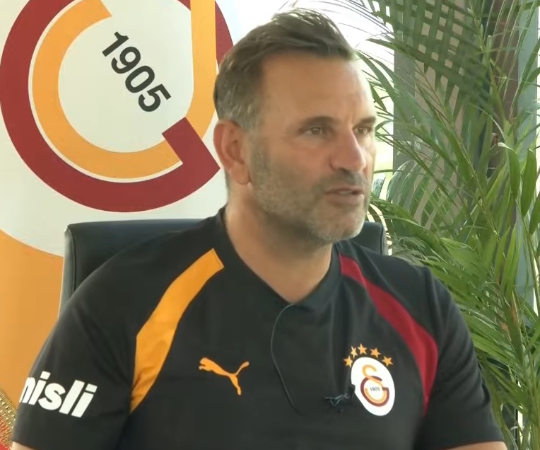 forzacimbom's tweet photo. Okan Buruk: "Biz transfer yarışı yapmıyoruz. Zaten en iyi kadroya sahip olan takım Galatasaray." (DHA) https://t.co/QegOaB3wyg