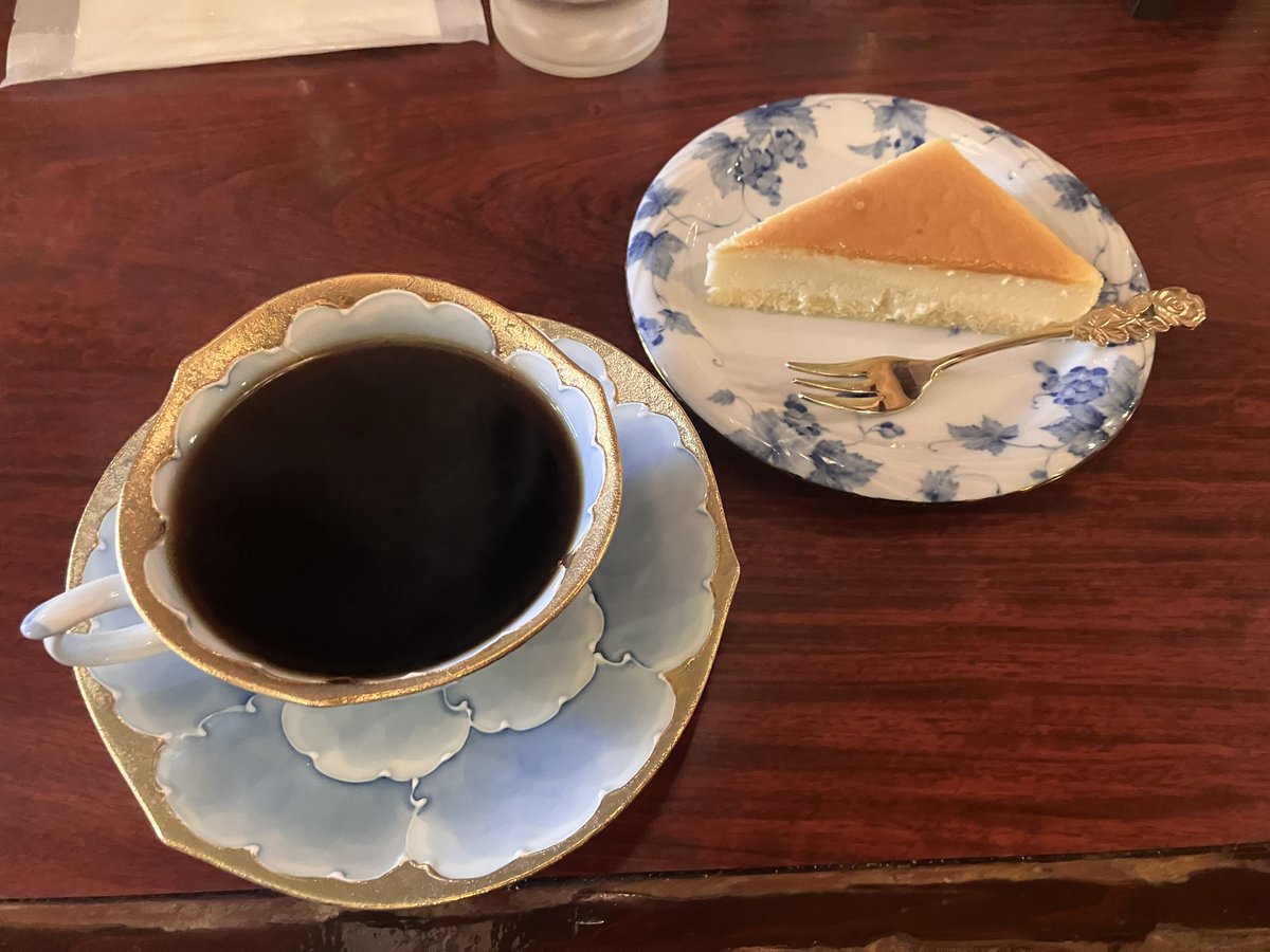 deminator250v's tweet photo. コーヒー、飲むかい https://t.co/4NQ5VVnIBU