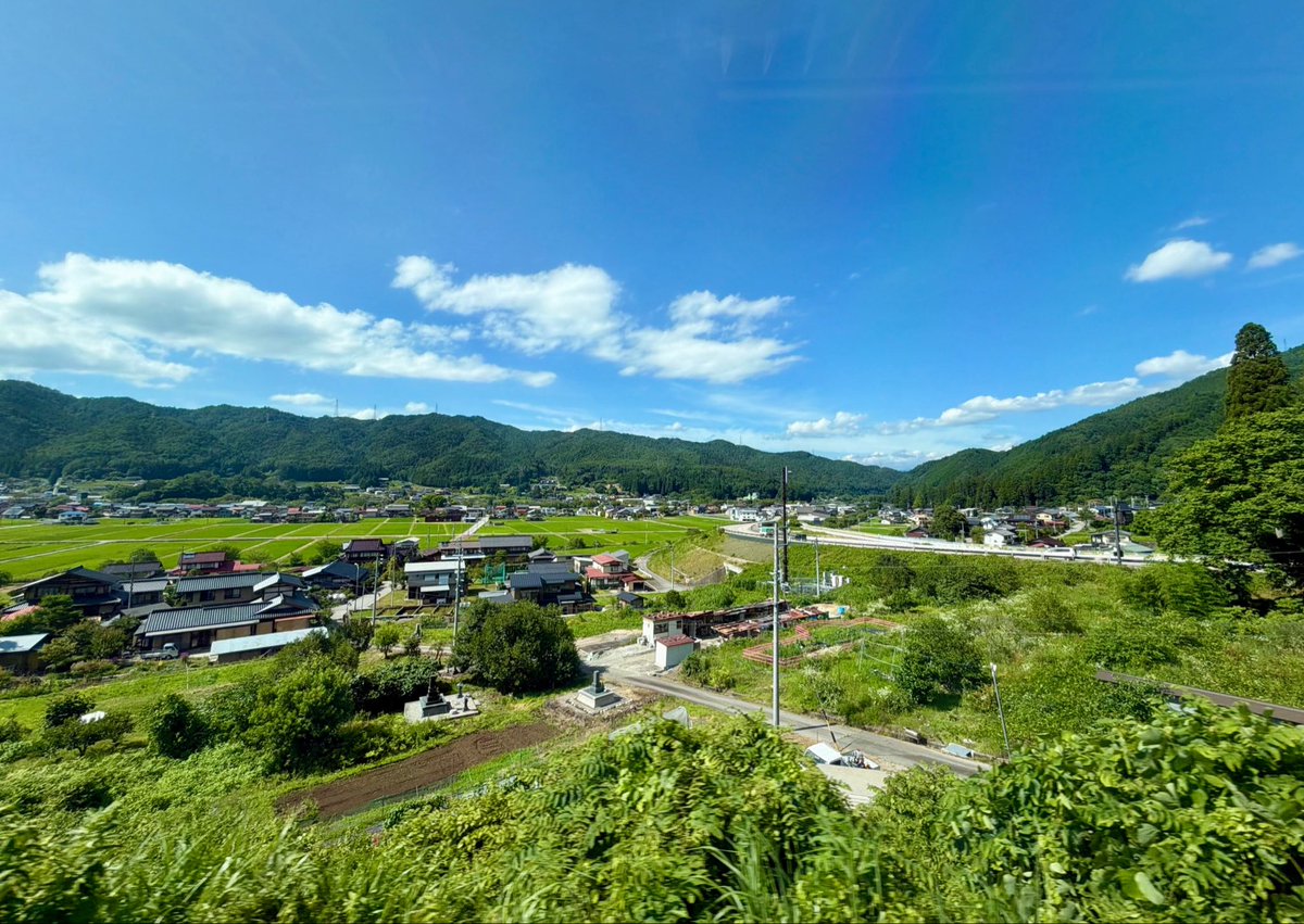 future0840mirai's tweet photo. 出張帰りの車窓から🚞
暑かった！ https://t.co/Z2QyWyVy4n