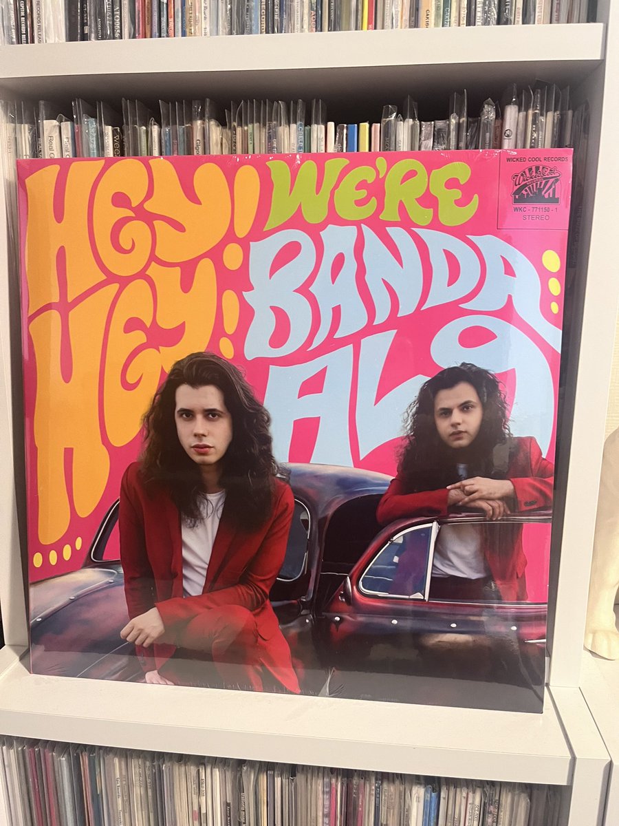 Apolloo72's tweet photo. BANDA AL9！
レコード店の新入荷コーナーでなんか見たことあるような…と思ったらちょっと前にSNSで映像が流れてきて気になっていたアレだ！と即購入。
素晴らしい😆✨ https://t.co/G7NVYogto9