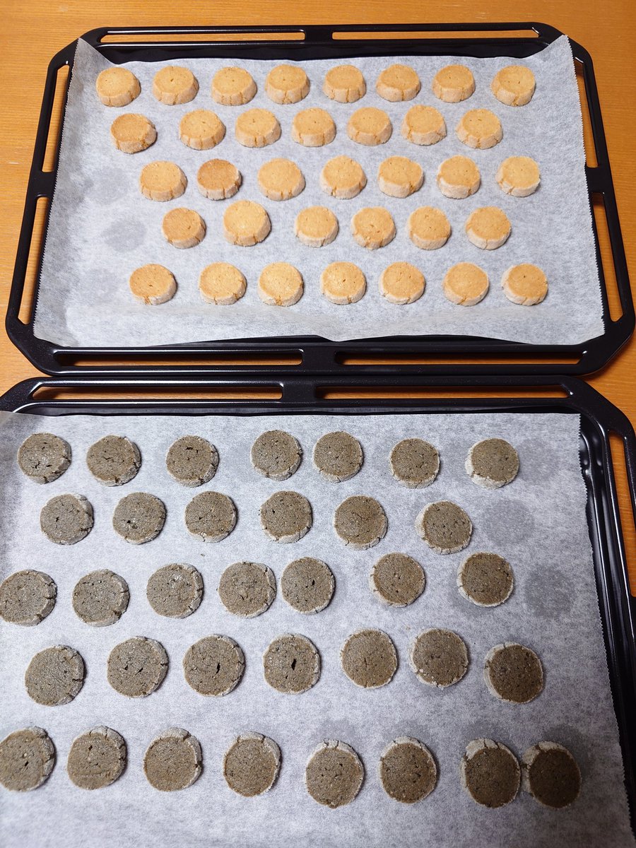 cache_cache32's tweet photo. 玉子を消費するために､クッキーを作った！
ちょっと気になってた胡麻クッキー🍪
結構ほろほろ食感で香ばしいクッキーだった😊
明日職場の人にも渡して､食べるの手伝ってもらう(笑)

#お菓子作り https://t.co/eB1KrlQdiJ