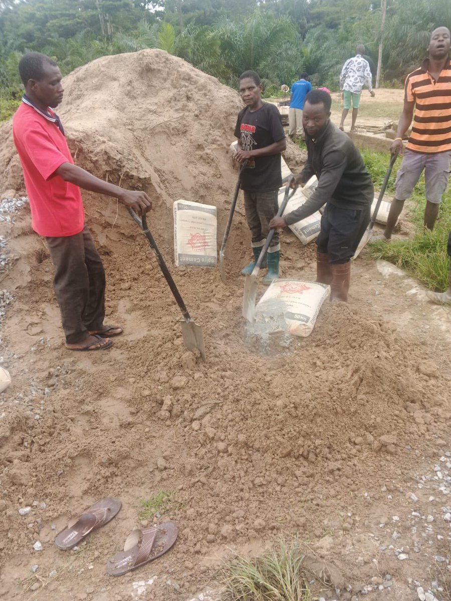 Tatas_n_friends's tweet photo. The work is ongoing, our artisans on the ground. Thank you for your support so far and we can’t wait to finish this project with you. Come and eat Kenkey to support a good cause…..see you soon!
#kenkeyfortheneedy 

📆 8th of August
📍Efua Sutherland Children’s Park 
⏰10 am https://t.co/SCmn0DWRsK