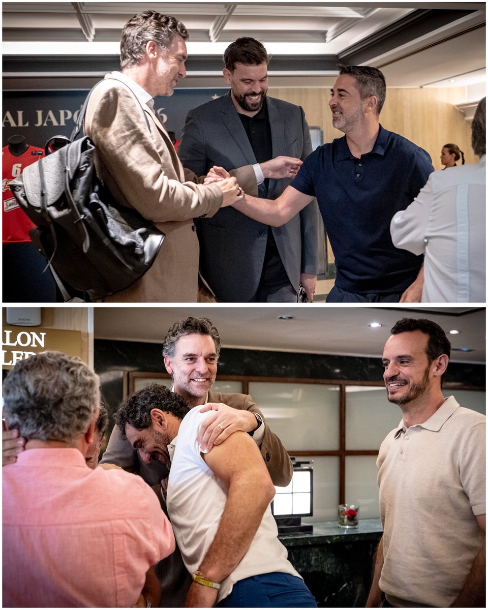 paugasol's tweet photo. Ayer fue un día con muchas emociones y muchos abrazos. Celebramos el aniversario de un hito que se nos quedó grabado en nuestros corazones para siempre. 20 años de aquel verano en Japón, ese Oro Mundial que nunca olvidaremos 🏆🇯🇵

Fue muy especial rememorar lo que vivimos dentro de la pista y muchas de las anécdotas fuera de ella. Gracias a la @BaloncestoESP por el evento hecho con mucho cariño, y a mis compañeros y al staff técnico por todo lo que vivimos juntos. #LaFamilia