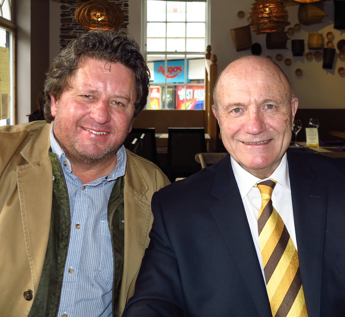 RobinNowacki1's tweet photo. When I met #England World Cup Winner  #GeorgeCohen  #England1966WorldCupWinner
Had lunch with George around 2013 who told me how after winning the 1966 World Cup the teams' wives were not allowed to join their husbands at Celebtation Dinner at a London Hotel. #RobinNowacki https://t.co/Yme6UOkKdj