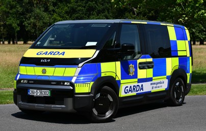 GardaTraffic's tweet photo. ⚡ Meet the newest addition to the fleet!

We’re trialling our first 100% electric van, the KIA PV5, in a city centre location.

Custom-fitted with seating for 4 Gardaí and secure prisoner accommodation, this trial helps us test EV tech in real-world policing.

#KeepingPeopleSafe https://t.co/WrbpL3RINf
