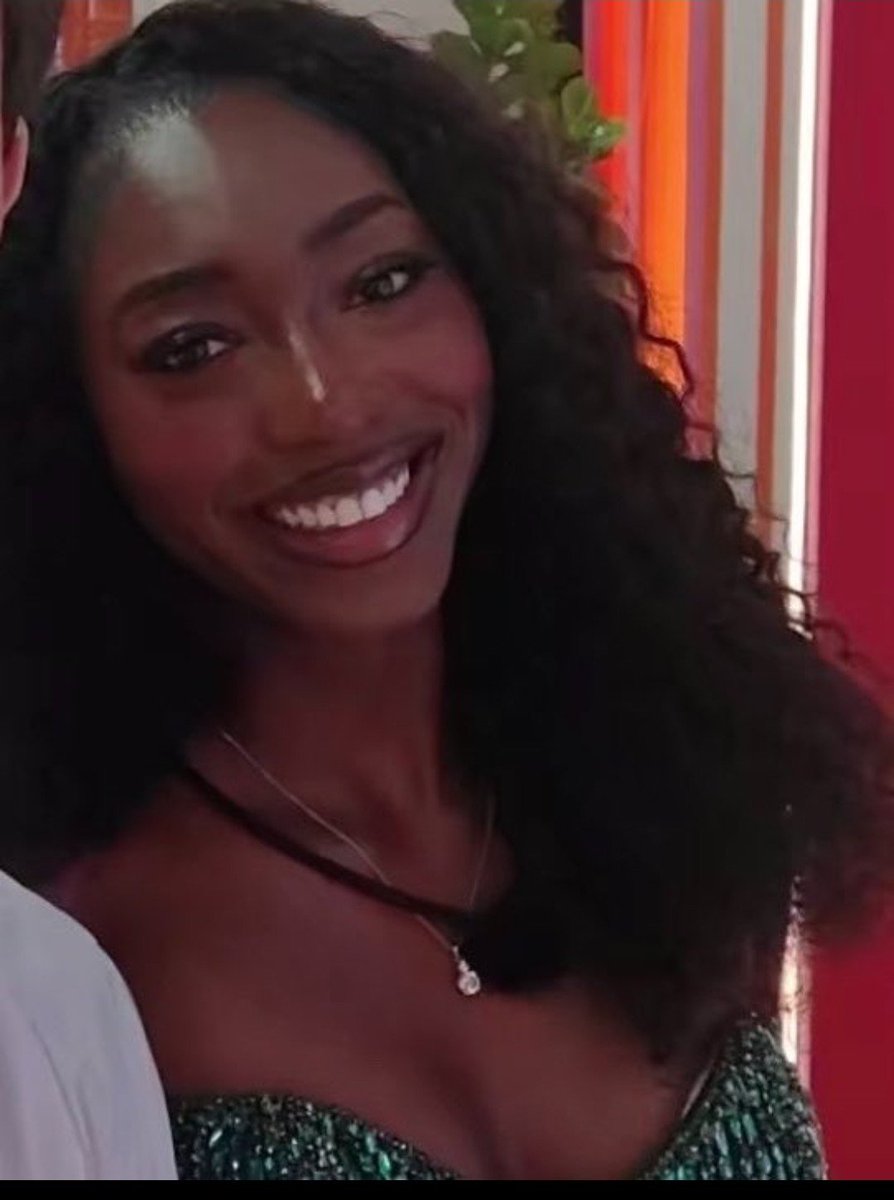 trinitycraveHq's tweet photo. Aniya has now surpassed 1M followers on TikTok. 

Do you think she can catch up with Trinity? https://t.co/Gu5DXaVRyV