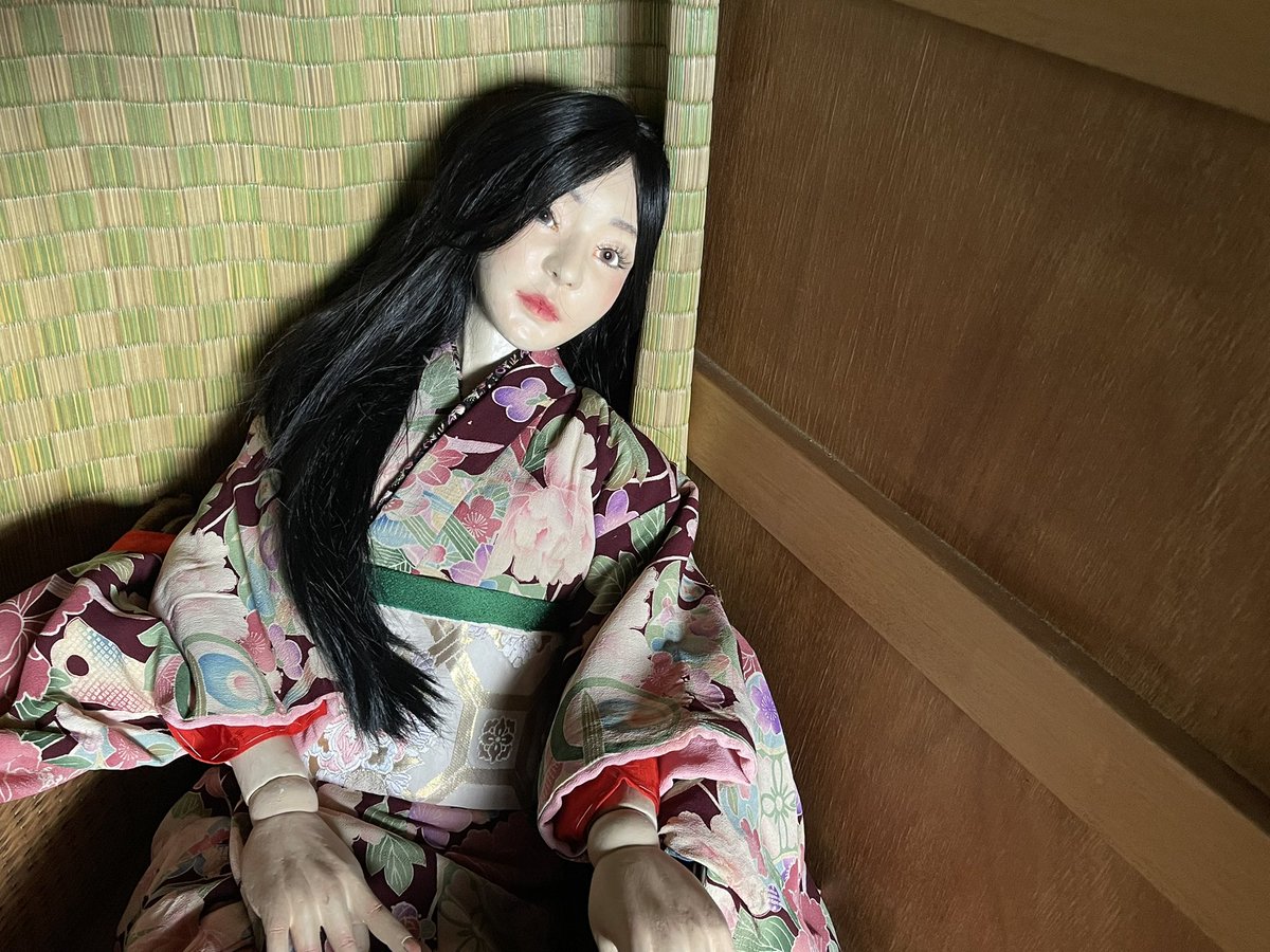 UA2HhbBofL8VIT6's tweet photo. UZUMAKI様の作
『人でなしの恋』の生き人形
でございます。
乱歩サロン『二銭銅貨』にて
静かにお待ち申し上げております。
#江戸川乱歩 #名張市 #Rampo
#安本亀八 https://t.co/K4ABzuiBFi