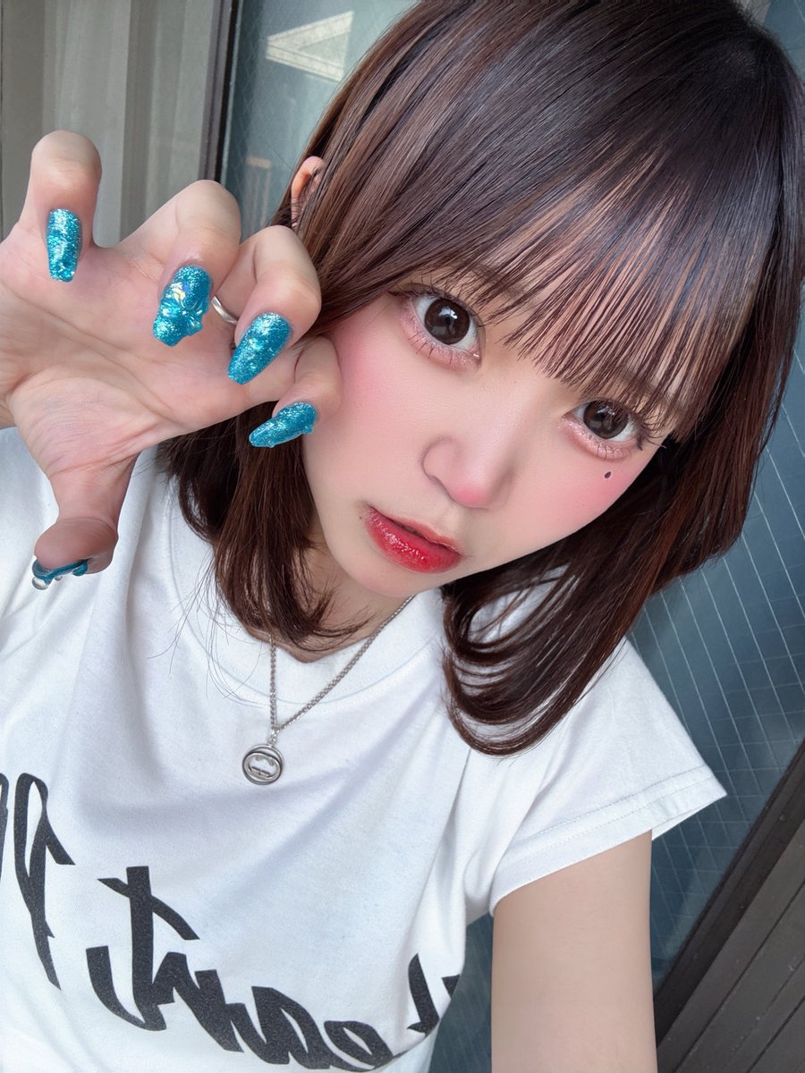 hinatata_desu's tweet photo. 褒めてくれる君はいったい何を見てるの？

 #22年間ボブの子がロングになるまで。85日目 https://t.co/SOVmXiuppm