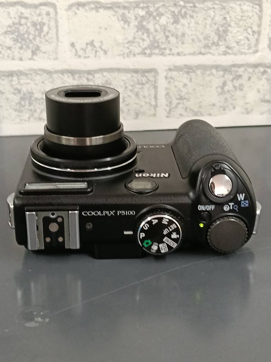 📸Nikon COOL PIX P5100の入荷です。 ニコンが2007年に発売した、当時
