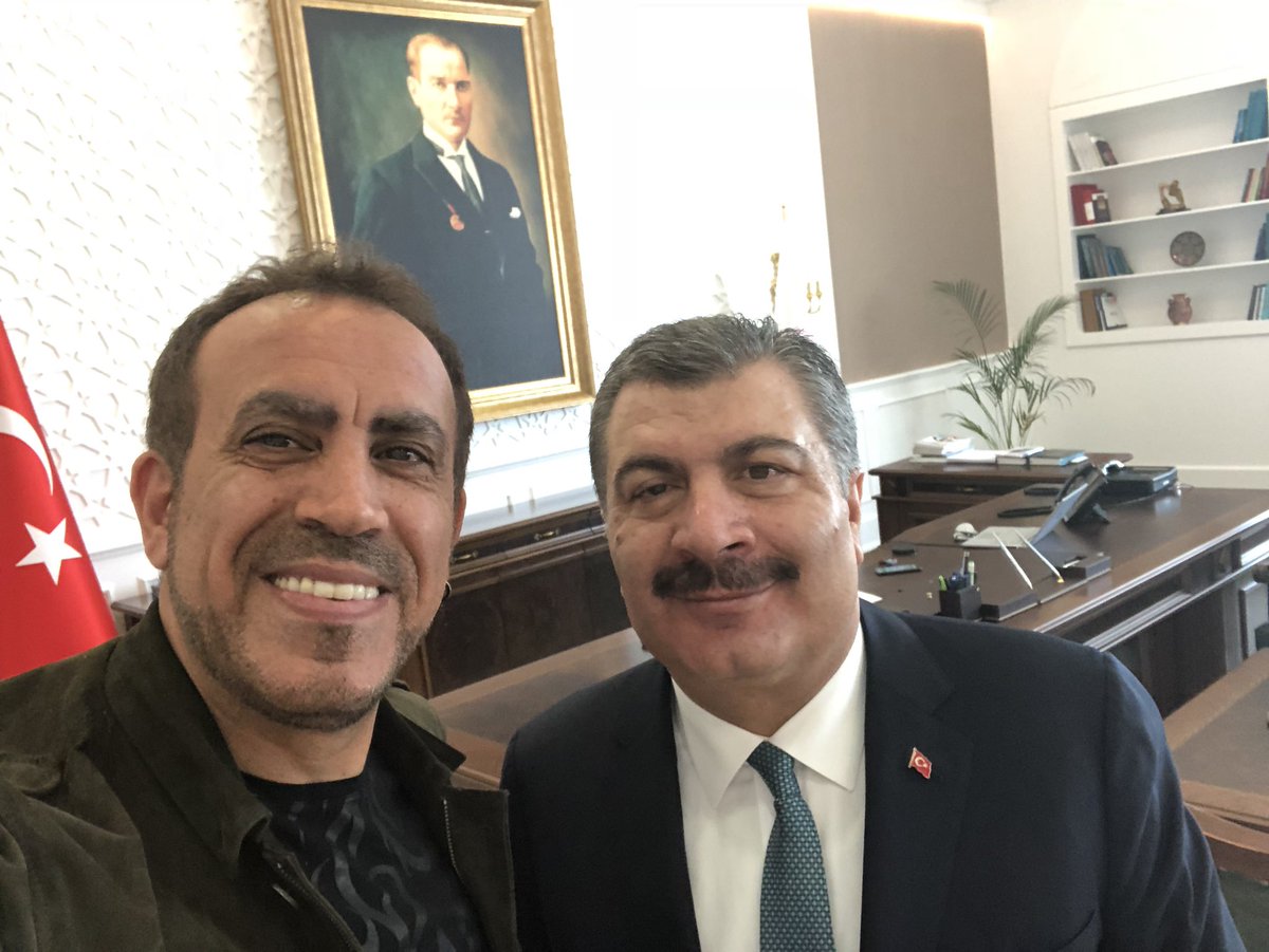barikat100's tweet photo. Adam bütün devlet erkanıyla içli dışlı. Trollere göre kandırılan muhalifler. https://t.co/CEvREeTOZS